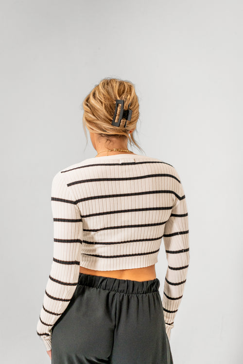 Yelena Black and White Stripped Cropped Long Sleeve Top